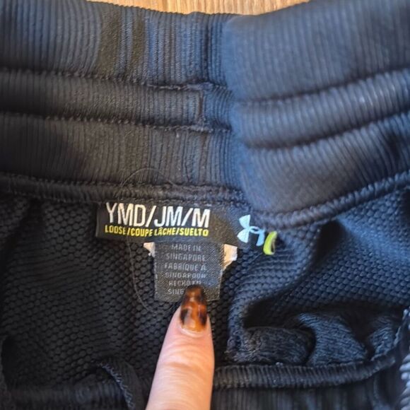 Under armour boys black and gray athletic shorts size medium youth - Picture 2 of 10